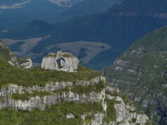 Morro da Igreja e Pedra Furada: O encontro entre o céu e a terra na Serra Catarinense