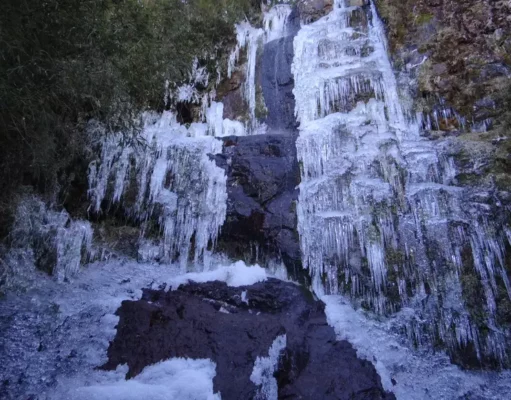 Cascata que Congela em Urupema: Um Fenômeno Natural Raro no Brasil